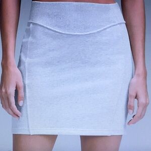 Lululemon Scuba High-Rise Mini Skirt Lt.Gray Sz M NWT